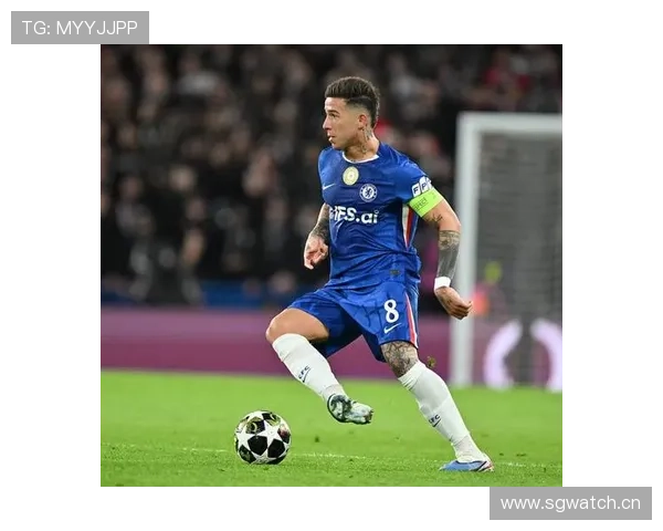 恩佐 vs 布鲁诺·费尔南德斯:数据与中场角色差异解析 恩佐 vs 布鲁诺·费尔南德斯:数据与中场角色差异解析